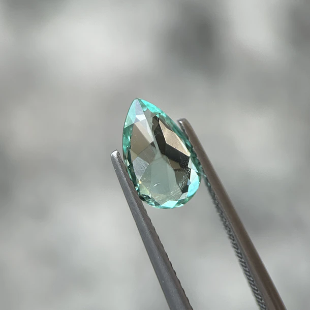 Esmeralda colombiana-1.57ct-10.41x6.47x4.88mm 3