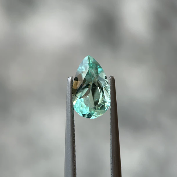 Esmeralda colombiana-1.57ct-10.41x6.47x4.88mm 1