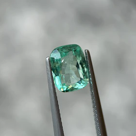 Esmeralda colombiana-2.50ct-9.46x7.33x5.13mm
