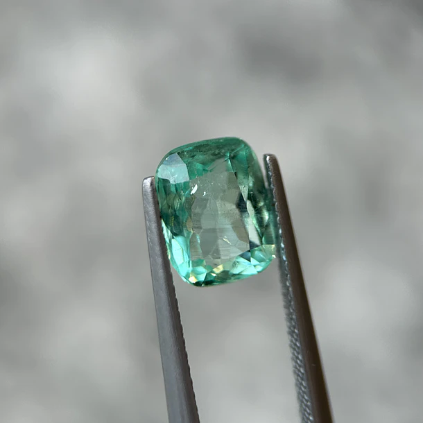 Esmeralda colombiana-2.50ct-9.46x7.33x5.13mm 1