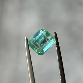 Esmeralda colombiana-2.18ct-7.77x6.78x5.53mm
