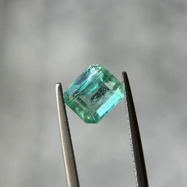 Esmeralda colombiana-2.18ct-7.77x6.78x5.53mm 1