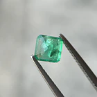 Esmeralda colombiana-0.83ct-5.99x5.73x3.61mm 3