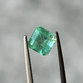Esmeralda colombiana-1.82ct-7.14x6.93x5.53mm