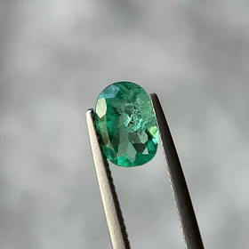 Esmeralda colombiana-1.39ct-9.12x5.63x3.62mm