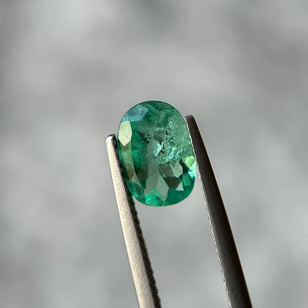 Esmeralda colombiana-1.39ct-9.12x5.63x3.62mm 1