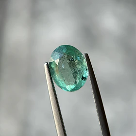 Esmeralda colombiana-1.405ct-8.54x6.03x3.47mm