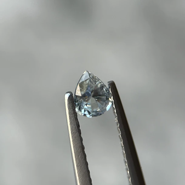 Zafiro-0.385ct-4.97x3.83x2.74mm 1