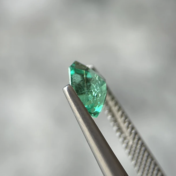 Esmeralda colombiana CDTEC-1.10ct-6.81x6.74x3.89mm 2