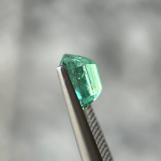 Esmeralda colombiana CDTEC-2.77ct-8.72x7.13x5.78mm 2