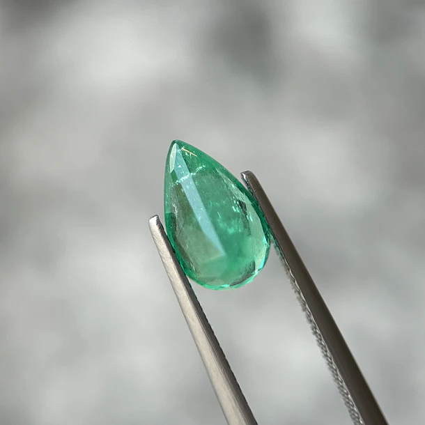 Esmeralda colombiana CEI-2.13ct-9.62x6.64x4.53mm 4
