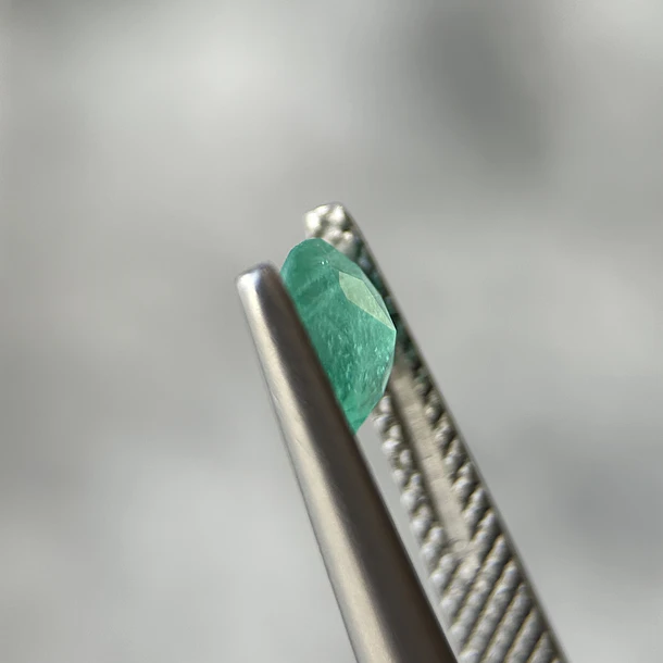 Esmeralda colombiana CEI-0.62ct-6.08x6.06x3.10mm 2