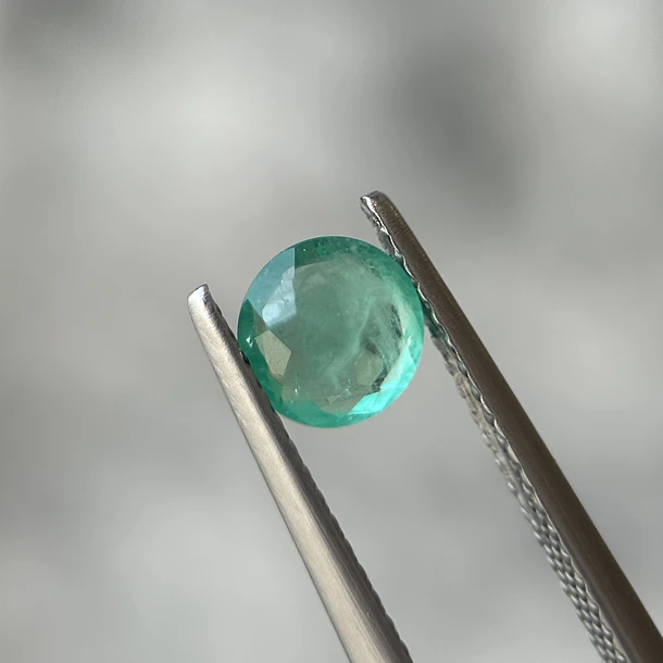 Esmeralda colombiana CEI-0.62ct-6.08x6.06x3.10mm 3