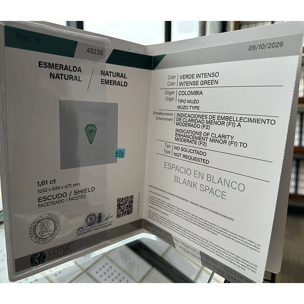 Esmeralda colombiana CDTEC-1.61ct-10.52x6.94x4.70mm 3
