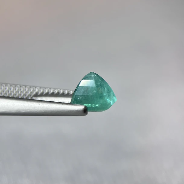 Esmeralda-1.30ct-5.7x5.8x5.5mm- COPIAR 3