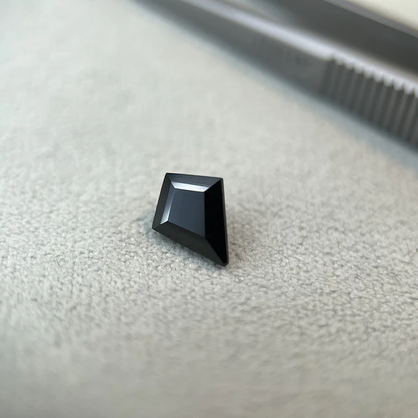 DUO 2 Espinela negra-1.685ct-9x7mm- COPIAR 1
