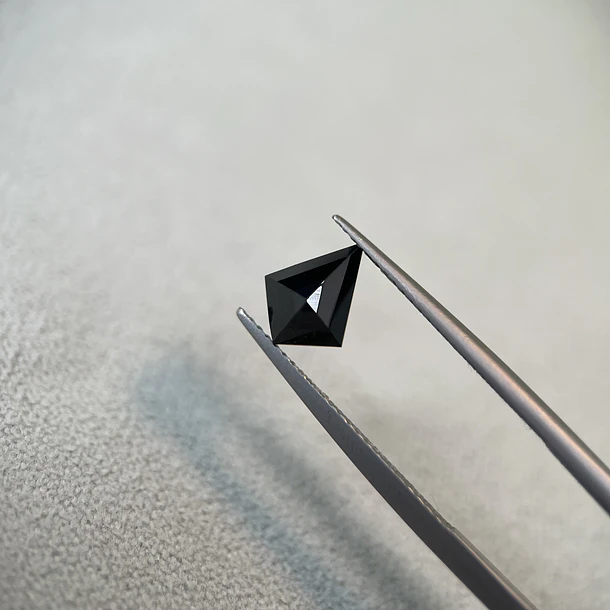 DUO 2 Espinela negra-1.685ct-9x7mm- COPIAR 3