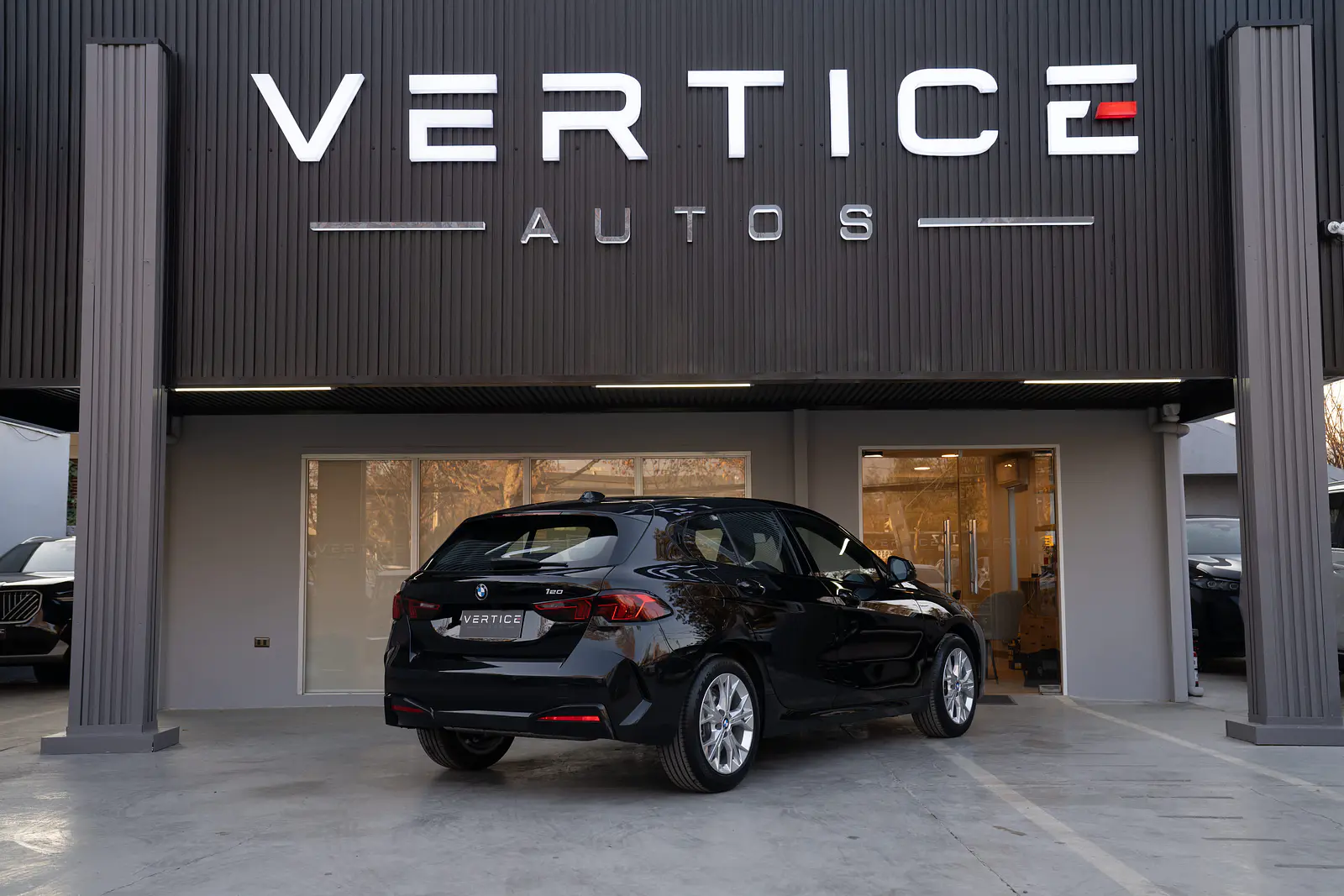 BMW 120I Hatch — foto 9 de 40