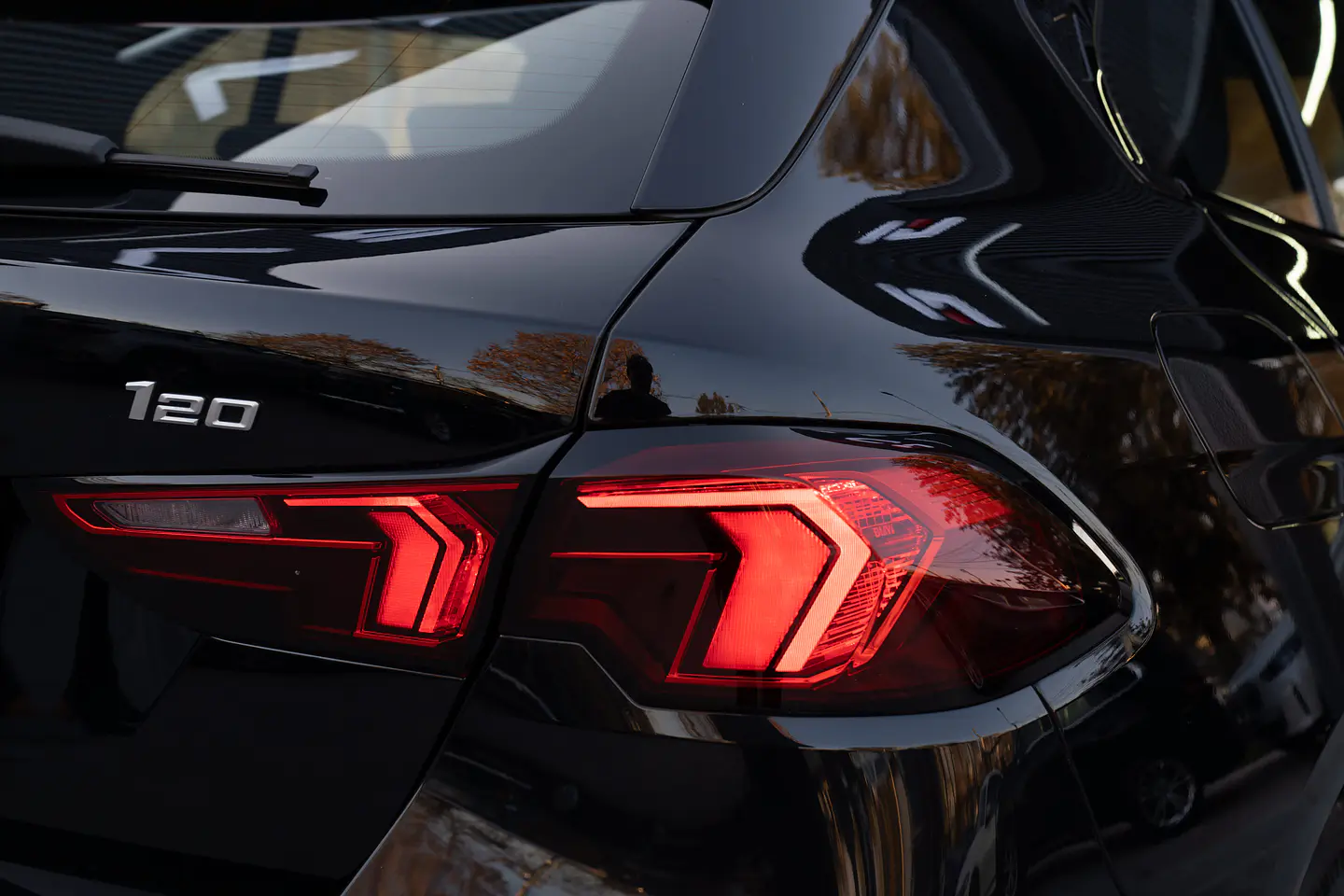 BMW 120I Hatch — foto 22 de 40