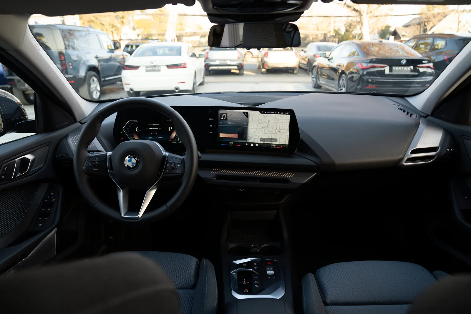 BMW 120I Hatch — foto 33 de 40