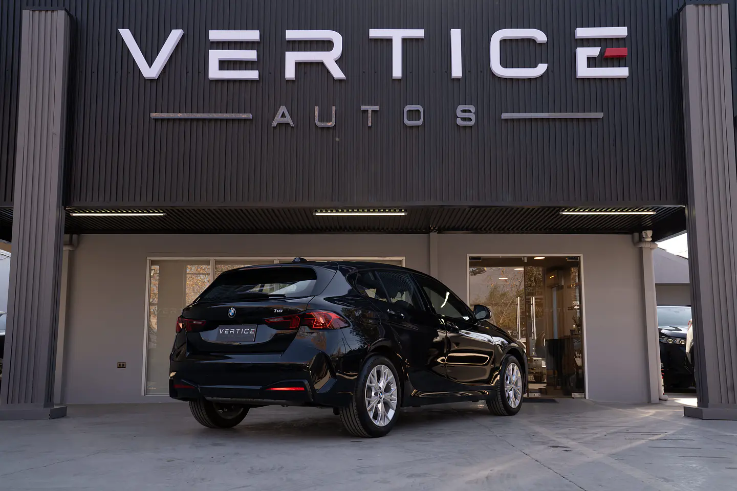 BMW 118I Hatch — foto 7 de 40