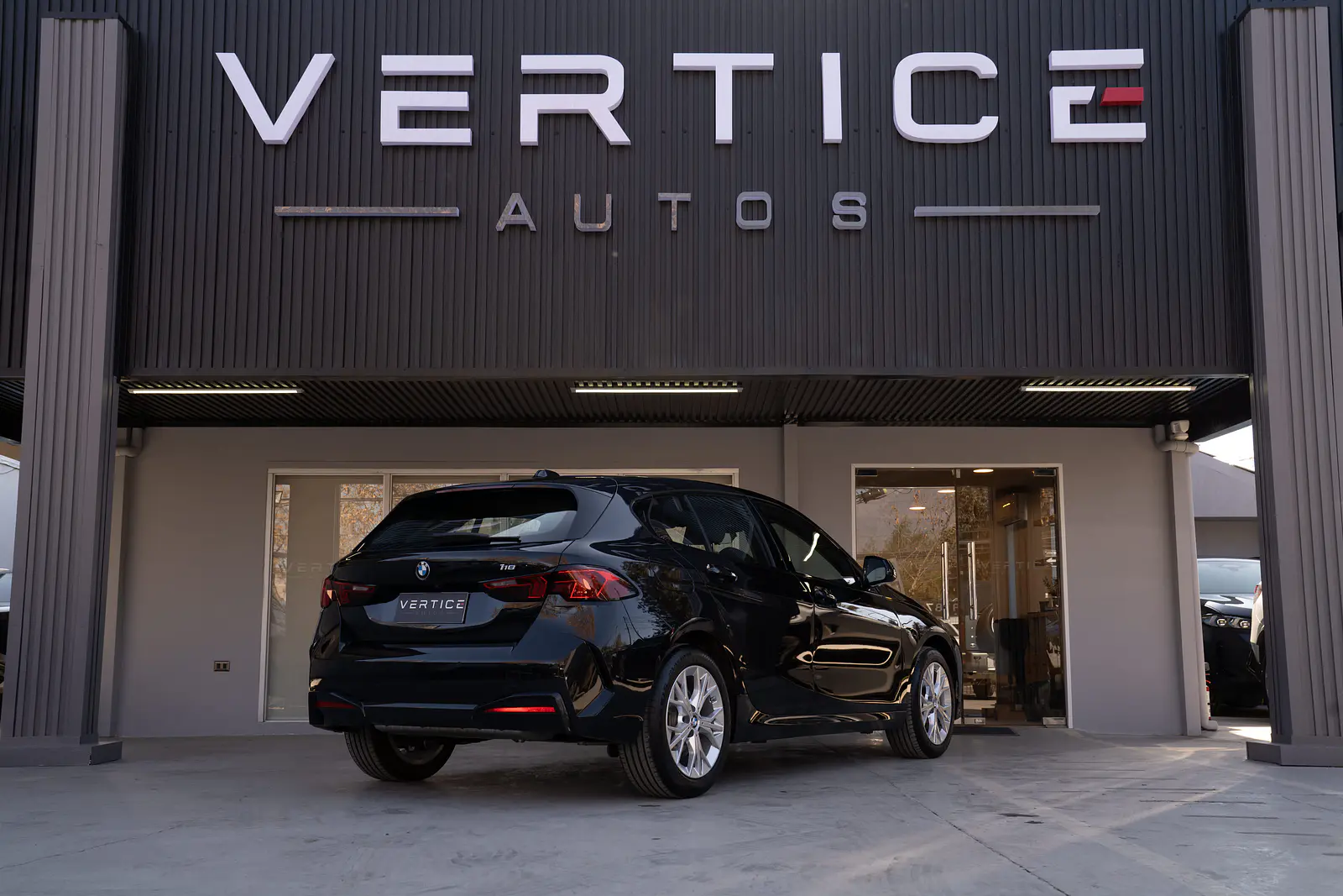 BMW 118I Hatch — foto 9 de 40