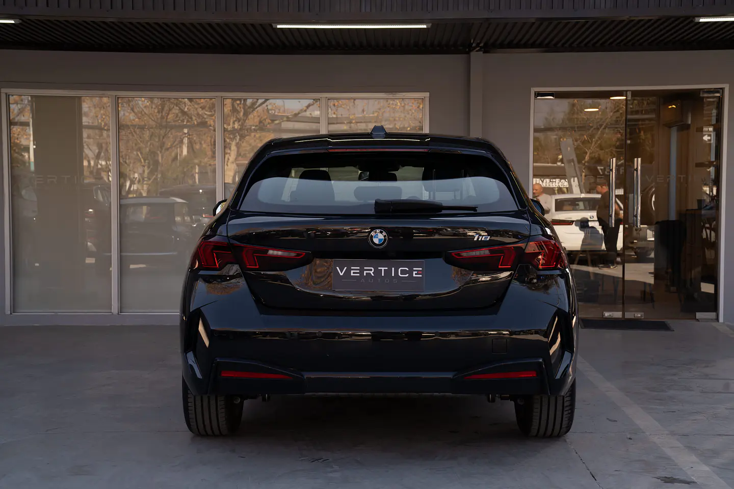 BMW 118I Hatch — foto 13 de 40