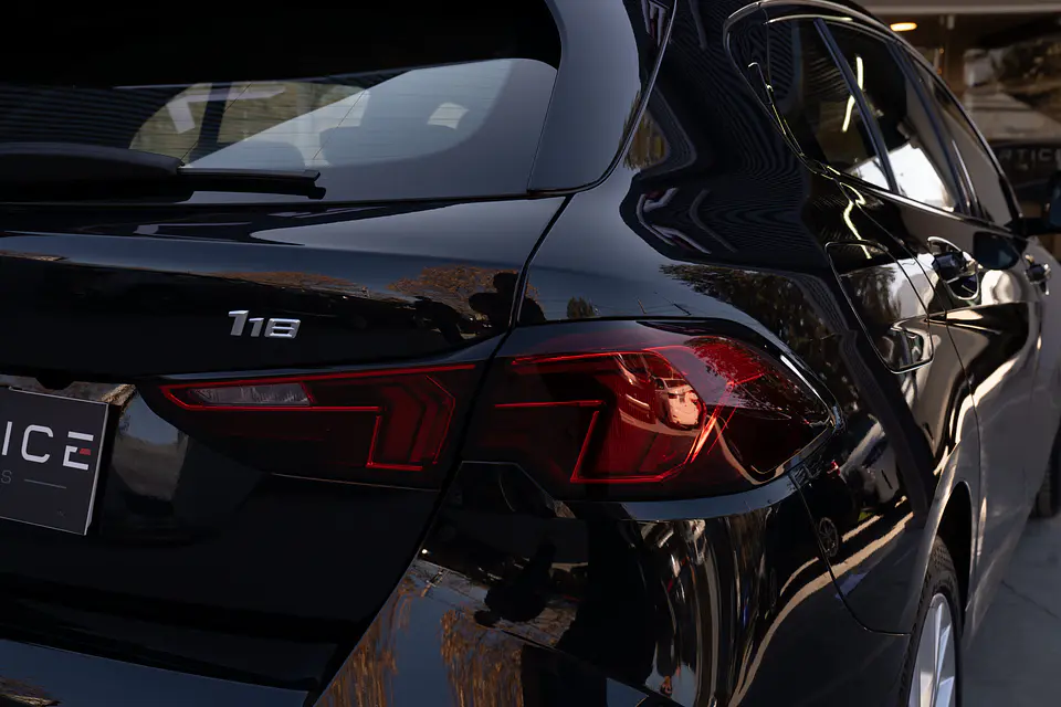 BMW 118I Hatch — foto 20 de 40