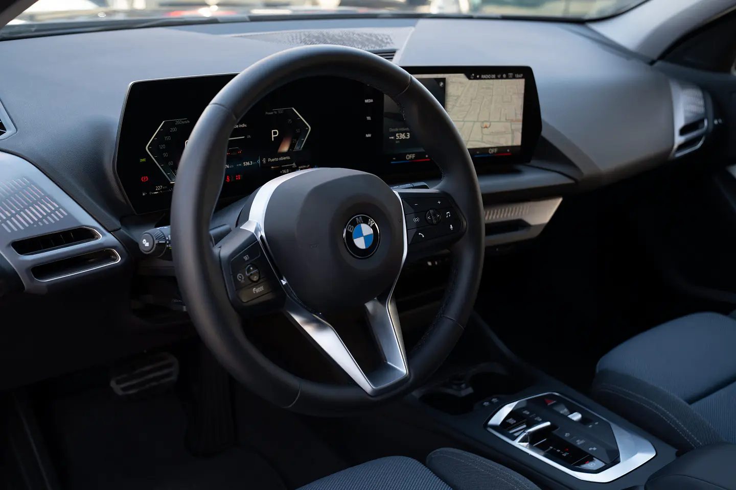 BMW 118I Hatch — foto 34 de 40