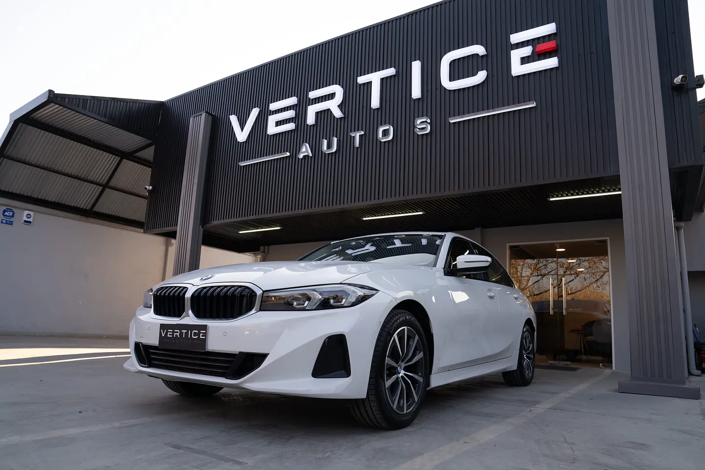 BMW 320I Berlina Urban 2.0 Lci Ii — foto 1 de 40