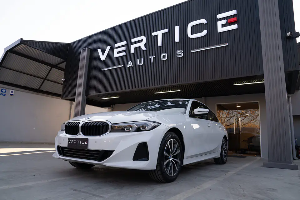BMW 320I Berlina Urban 2.0 Lci Ii — foto 2 de 40
