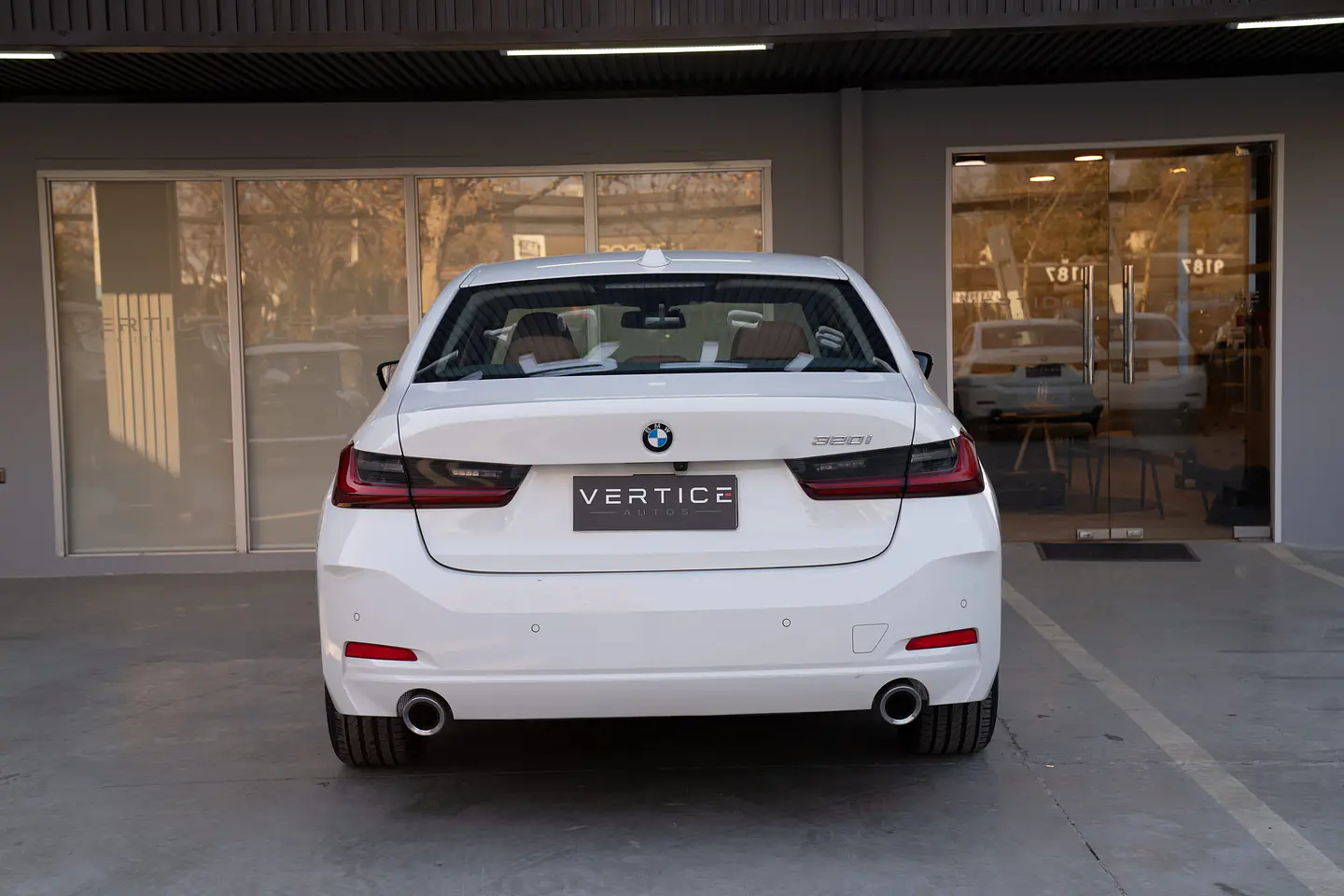 BMW 320I Berlina Urban 2.0 Lci Ii — foto 10 de 40