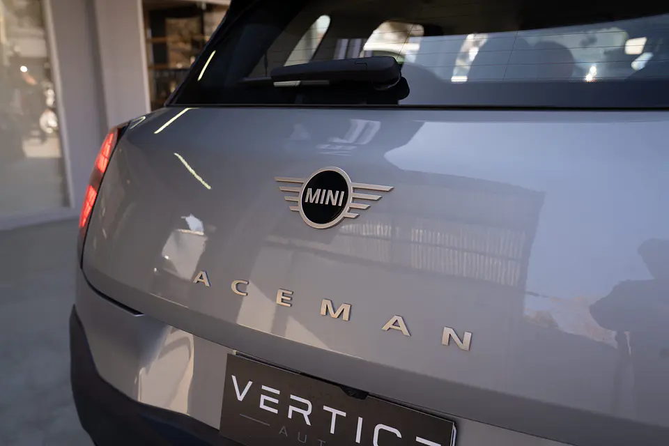 MINI Aceman E Classic — foto 26 de 40