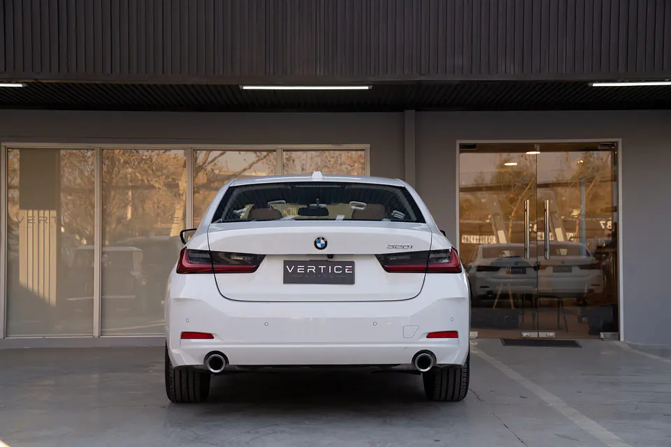 BMW 320I Berlina Urban 2.0 Lci Ii — foto 11 de 40