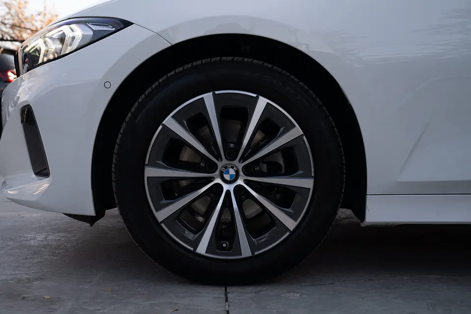 BMW 320I Berlina Urban 2.0 Lci Ii — foto 23 de 40