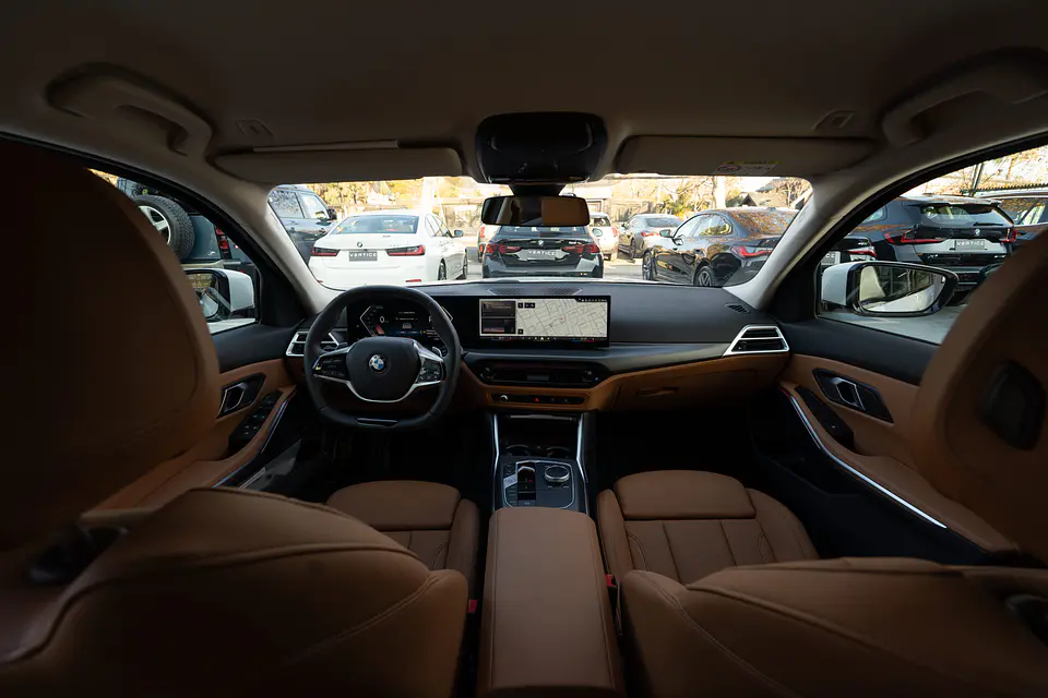 BMW 320I Berlina Urban 2.0 Lci Ii — foto 26 de 40