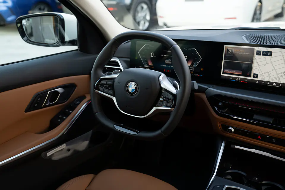 BMW 320I Berlina Urban 2.0 Lci Ii — foto 29 de 40