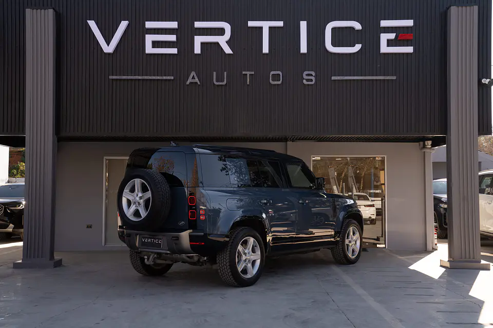 Land Rover Defender 110 3.0I X-Dynamic S — foto 8 de 40