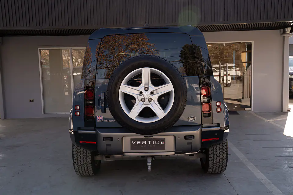 Land Rover Defender 110 3.0I X-Dynamic S — foto 14 de 40