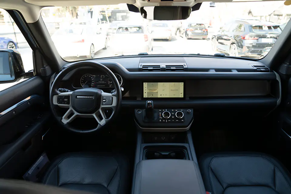 Land Rover Defender 110 3.0I X-Dynamic S — foto 29 de 40