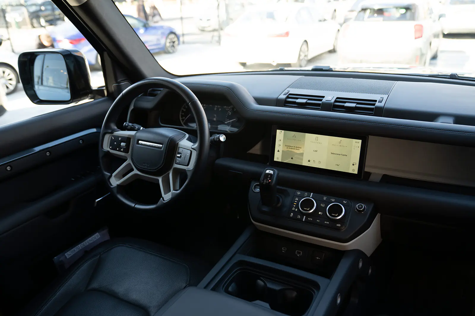 Land Rover Defender 110 3.0I X-Dynamic S — foto 36 de 40