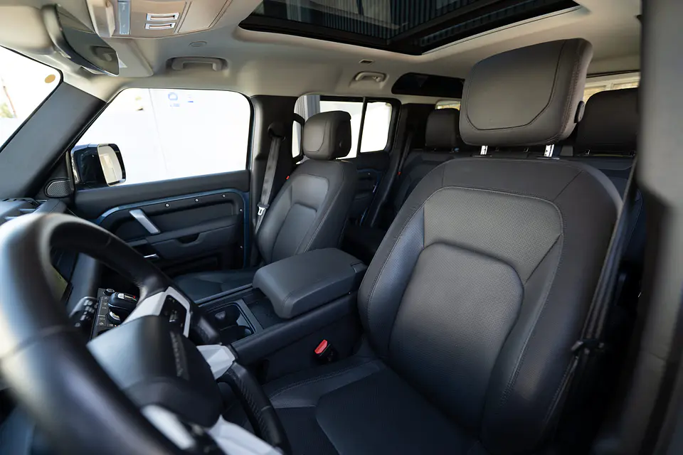 Land Rover Defender 110 3.0I X-Dynamic S — foto 38 de 40