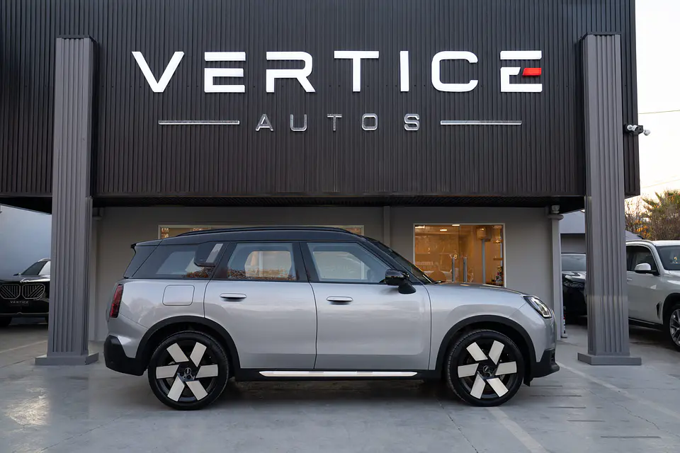 MINI Countryman S All4 2.0 Favoured — foto 11 de 40