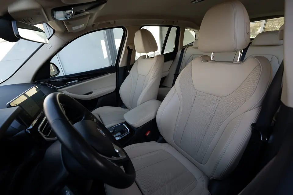 BMW X3 Xdrive20D Dynamic 2.0 Lci — foto 35 de 40
