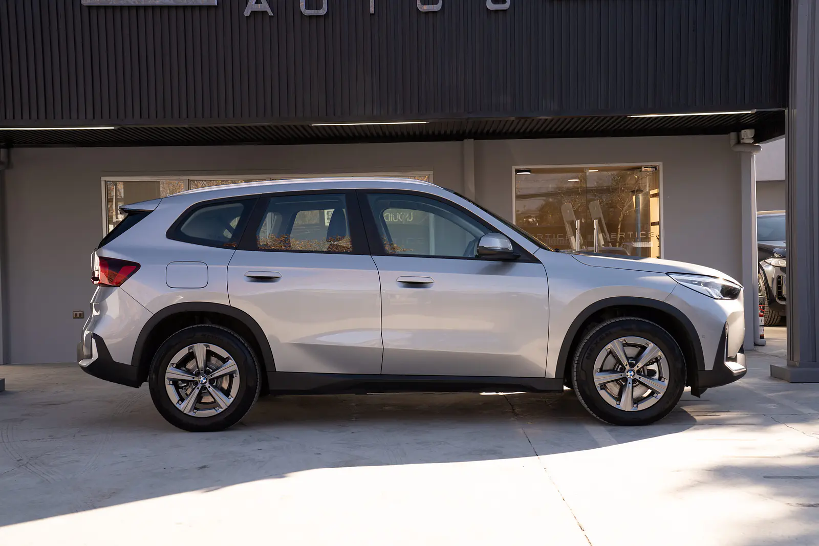 BMW X1 Xdrive25E — foto 9 de 40