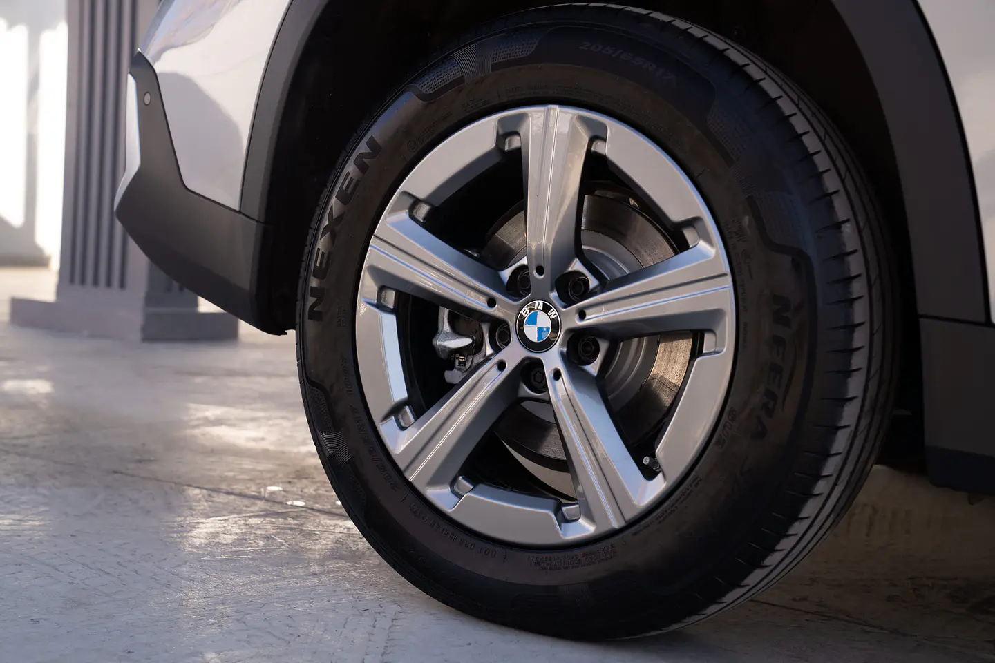 BMW X1 Xdrive25E — foto 25 de 40