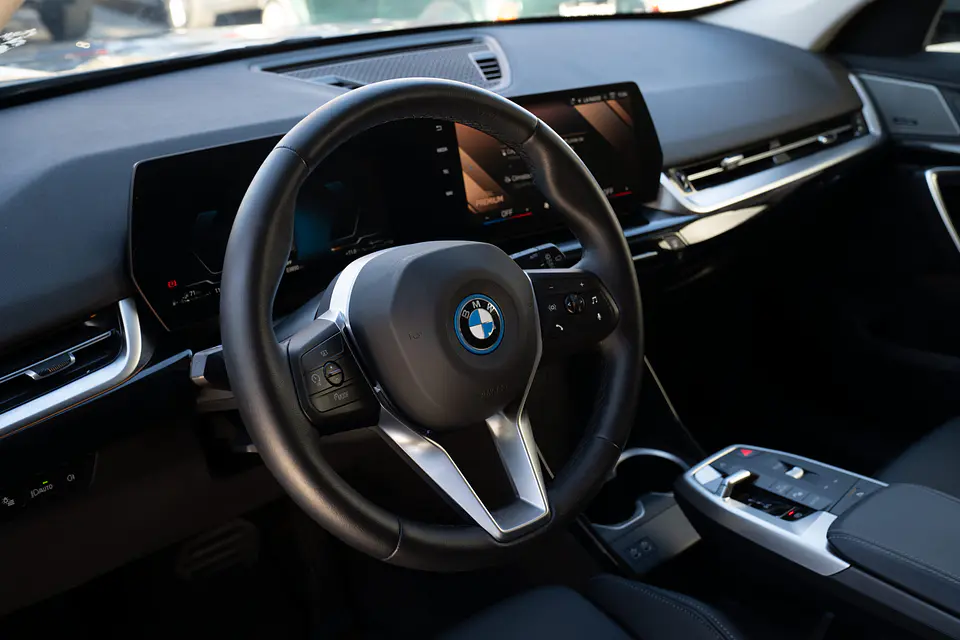 BMW X1 Xdrive25E — foto 32 de 40
