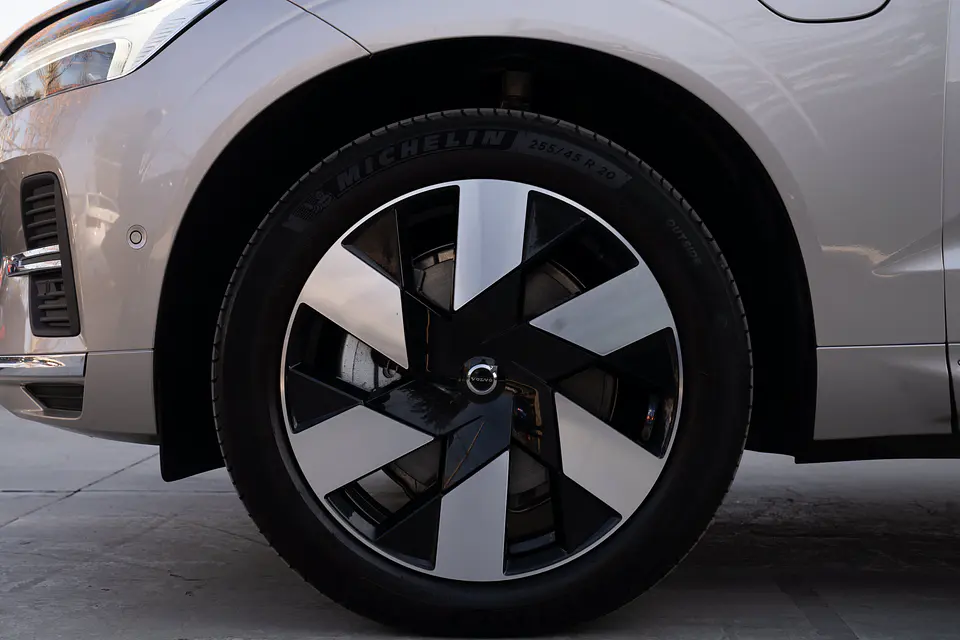 Volvo Xc60 Ii T8 Awd Recharge — foto 23 de 40