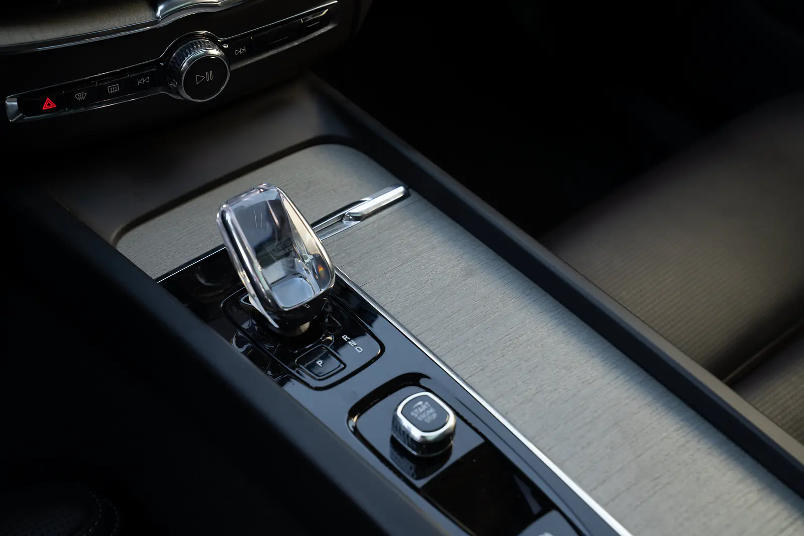Volvo Xc60 Ii T8 Awd Recharge — foto 36 de 40