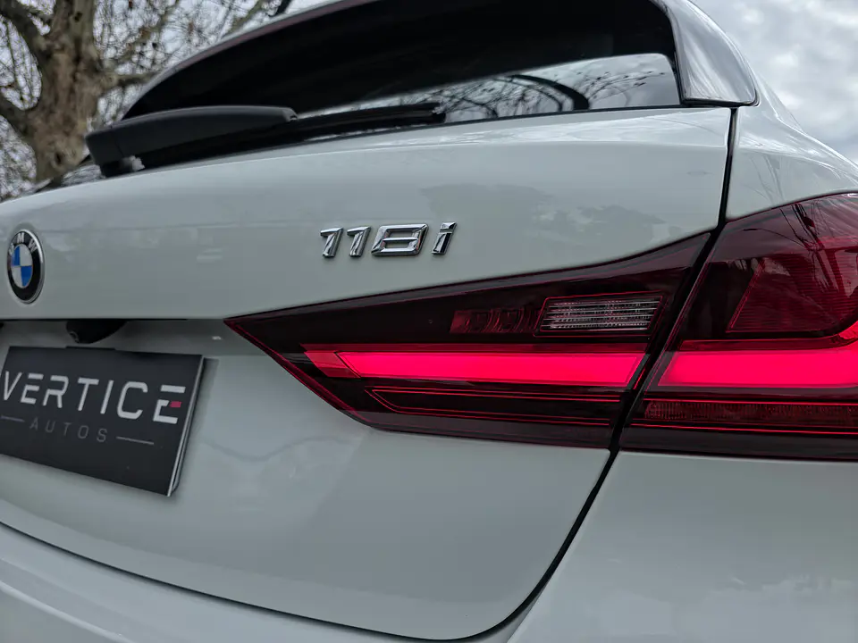 BMW 118I Hatch — foto 32 de 40
